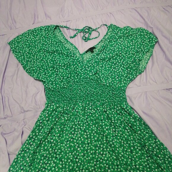 Slightly used short dress with green and white floral print from 'Bebop', size X - Picture 5 of 5